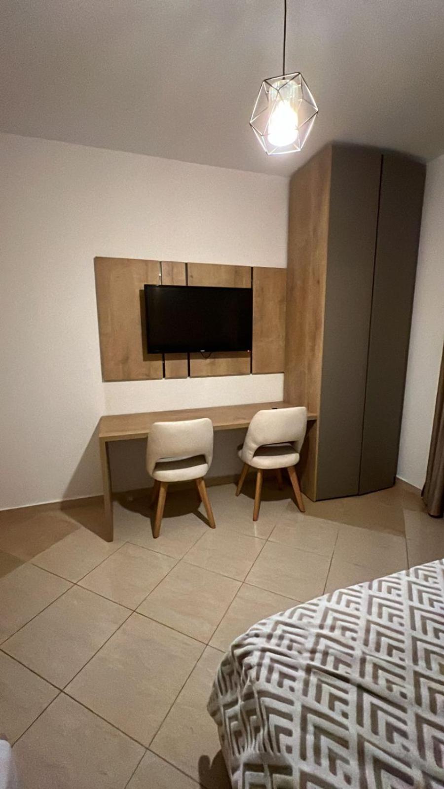 Greison Vacation House Vlore Bagian luar foto